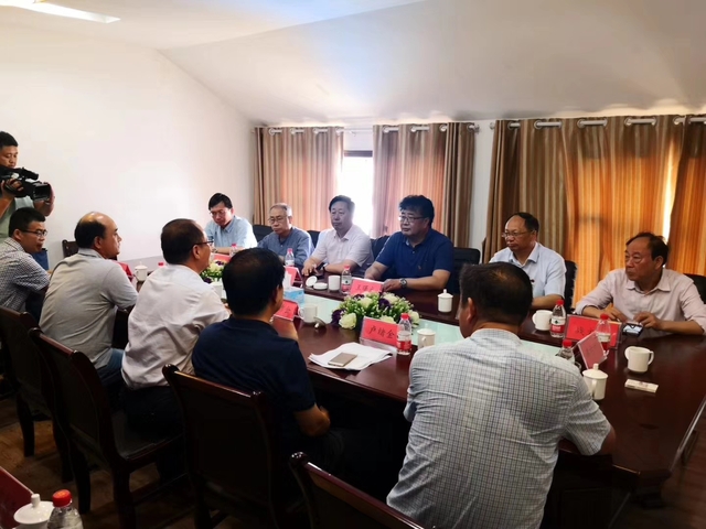 与日照市山海天区政府和企业代表座谈交流 与日照市山海天区政府和企业代表座谈交流